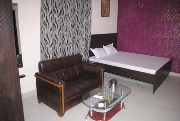 Hotel Surya Jumri Tilaiya Exterior photo